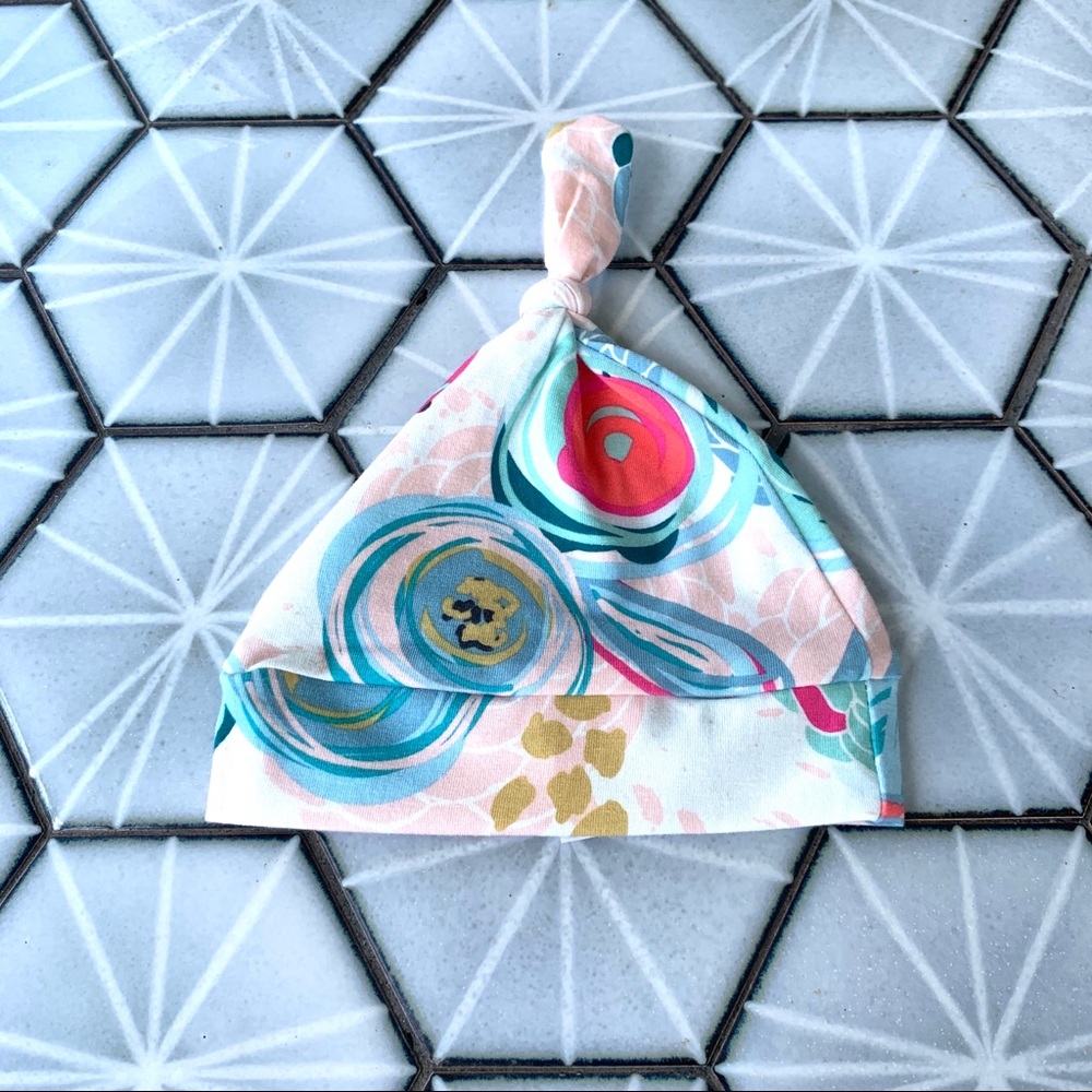 Infant Swirl Top Knot Hat